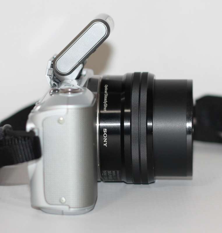 Sony Alpha NEX-3 Digital Camera 14.2MP With Sony E 16-50mm f/3.5-5.6 OSS PZ