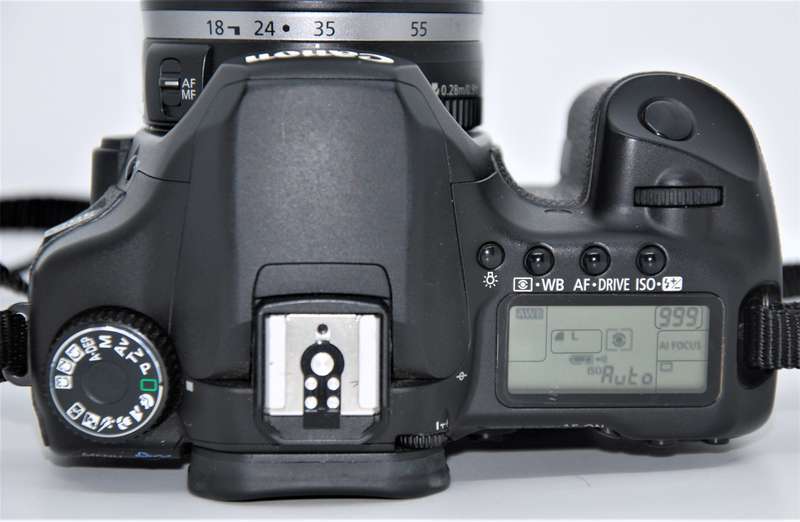 Canon EOS 40D 10.1MP Digital SLR Camera with EF 18-55mm Canon Zoom Lens IN VERY GOOD CONDITION