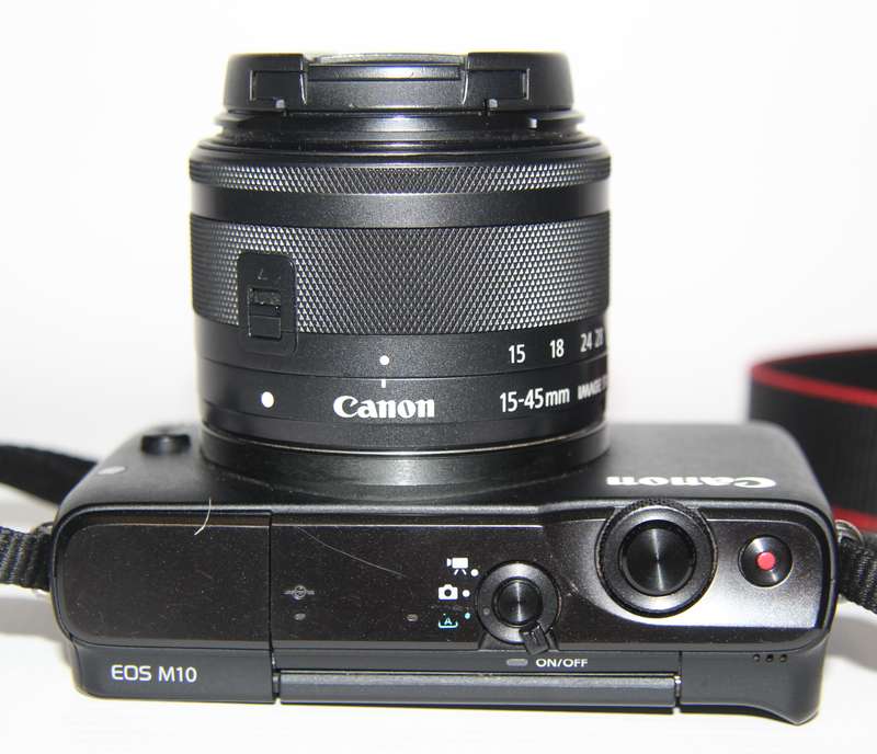 Canon EOS M10 Mirrorless Camera + 15-45mm EF-M Lens