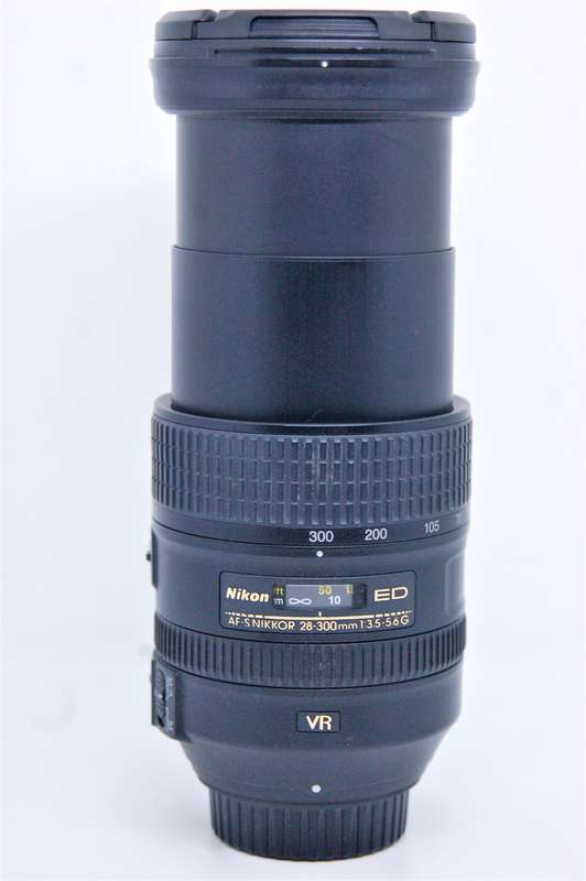 Nikon AF-S 28-300mm f/3.5-5.6 G ED VR Lens