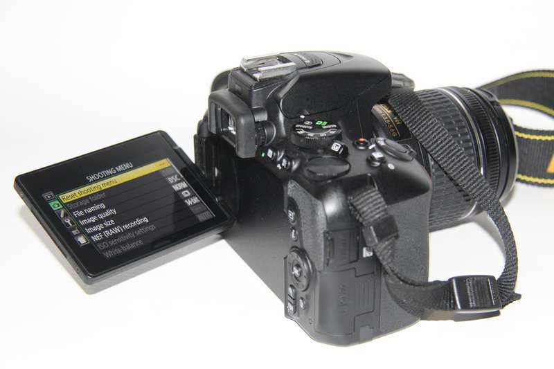 Nikon D5600 , 24MP DSLR ,FULL HD MOVIES ,WITH 18-55mm DX VR Lens, VERY LOW SHUTTER OF 2056