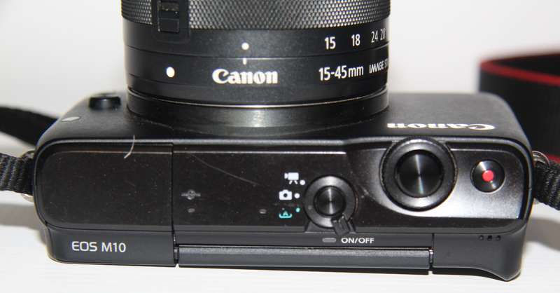 Canon EOS M10 Mirrorless Camera + 15-45mm EF-M Lens
