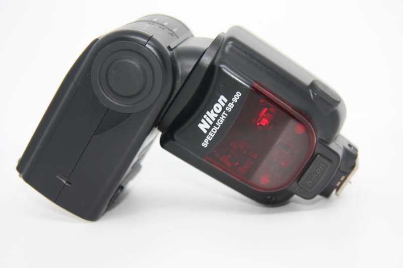 Nikon SB-900 AF Speedlight Flash for Nikon Digital SLR Cameras