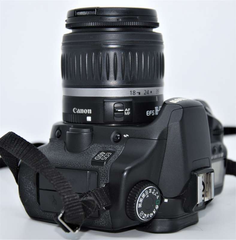 Canon EOS 40D 10.1MP Digital SLR Camera with EF 18-55mm Canon Zoom Lens IN VERY GOOD CONDITION