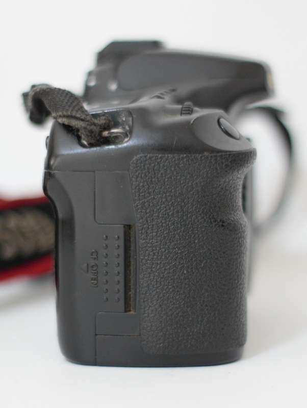 Canon EOS 50D 15MP DSLR ( BODY)