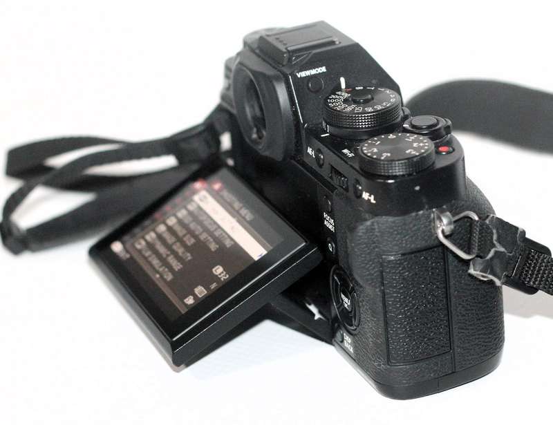 Fujifilm X-T1 16 MP Mirrorless Digital Camera with 3.0-Inch LCD (Body Only) (Weather Resistant)