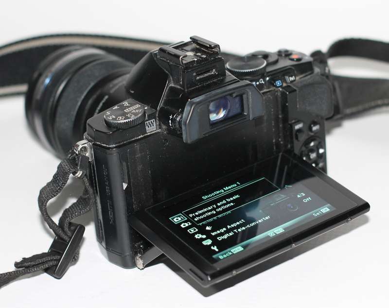 Olympus OM-D E-M5 Camera with 12-50mm f3.5/5.6 Power Zoom Lens