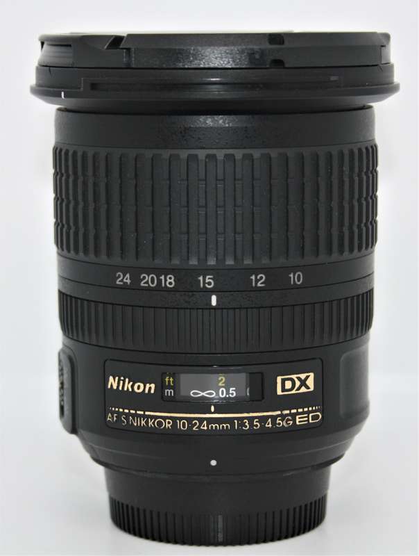 Nikon AF-S DX NIKKOR 10-24mm f/3.5-4.5G ED Lens IN VERY GOOD CONDITION