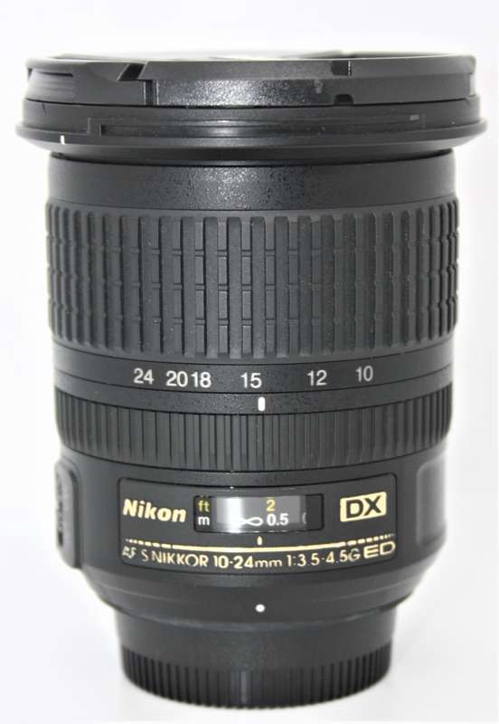 Nikon AF-S DX NIKKOR 10-24mm f/3.5-4.5G ED Lens IN VERY GOOD CONDITION