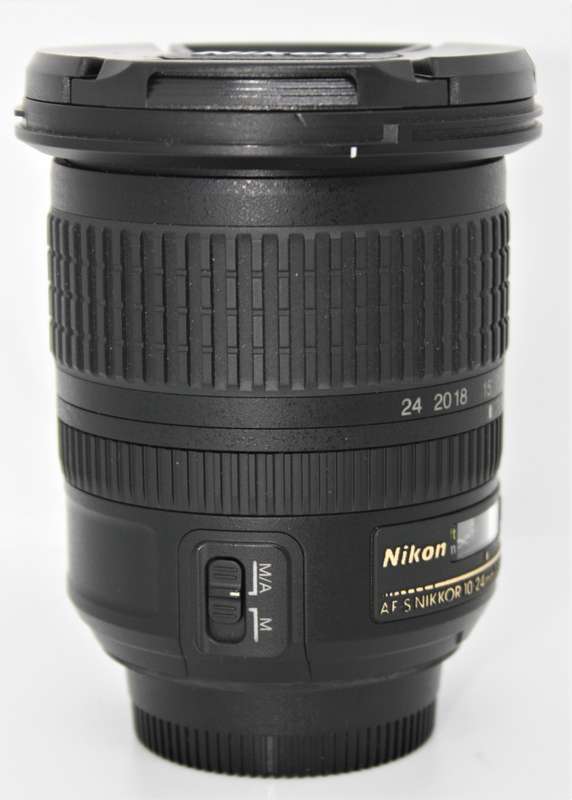 Nikon AF-S DX NIKKOR 10-24mm f/3.5-4.5G ED Lens IN VERY GOOD CONDITION