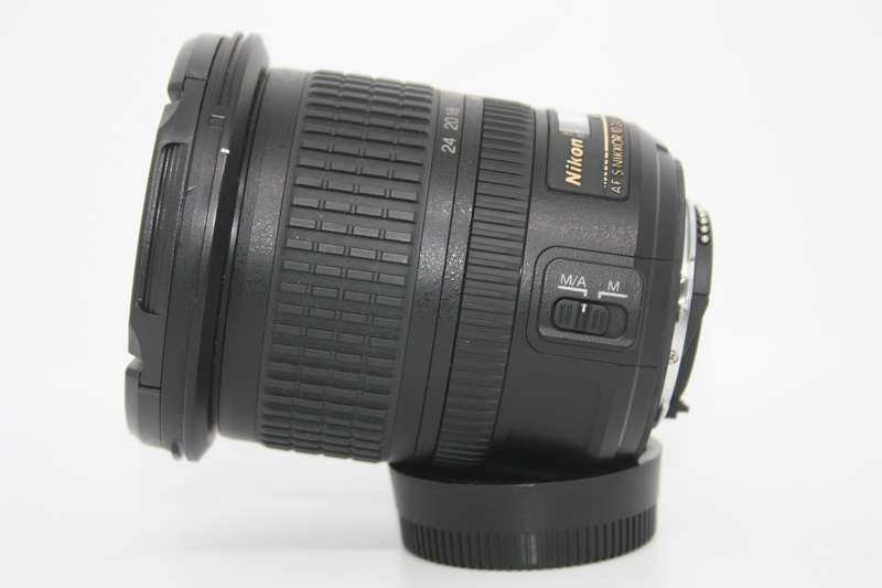 Nikon AF-S DX NIKKOR 10-24mm f/3.5-4.5G ED Lens IN VERY GOOD CONDITION