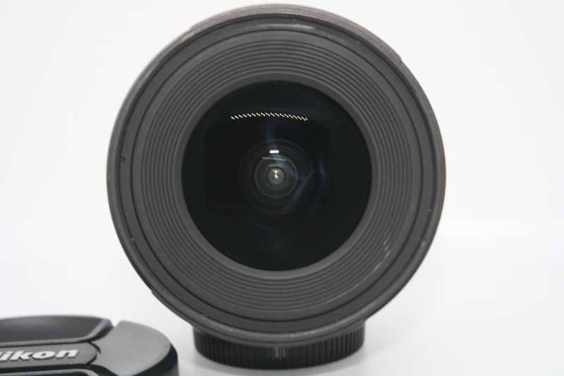 Nikon AF-S DX NIKKOR 10-24mm f/3.5-4.5G ED Lens IN VERY GOOD CONDITION
