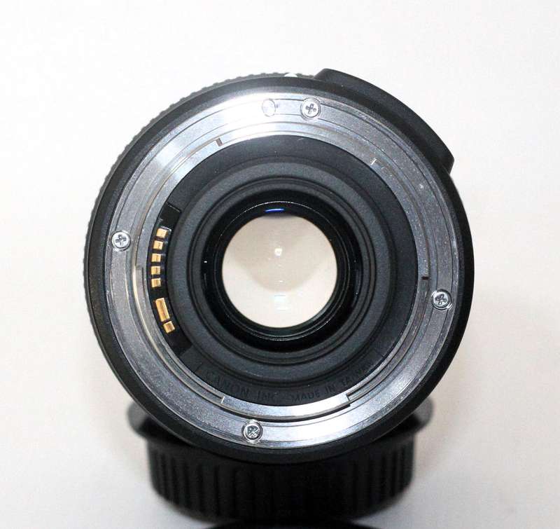 Canon EF-S 18-135mm f/3.5-5.6 IS Lens