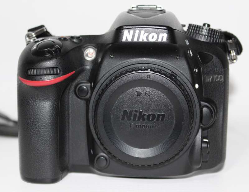 Nikon D7100 24.1 MP DX-Format CMOS Digital SLR (Body Only) VERY LOW SHUTTER COUNT OF 5000