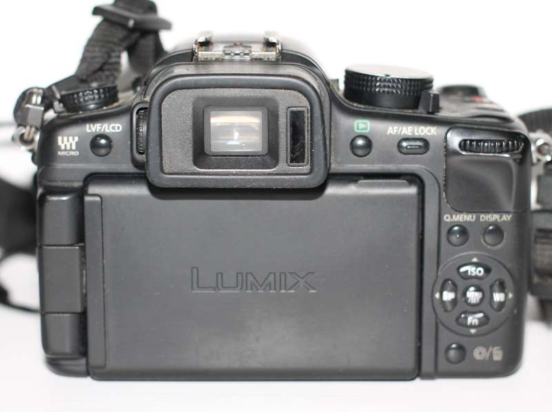 Panasonic Lumix DMC-G2 12.1 MP Live MOS Mirrorless Camera Touch Screen LCD and 14-42mm Lumix G Lens