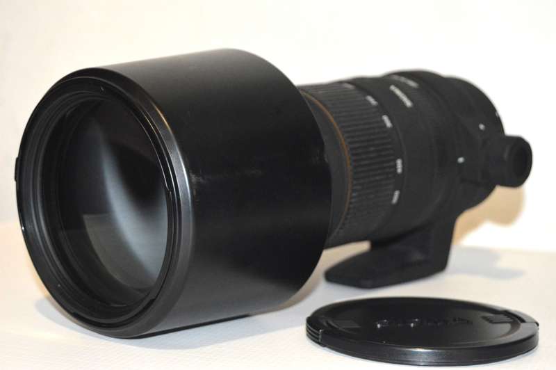 Sigma 170-500mm f/5-6.3 DG APO With lens Hood and Collard Tripod