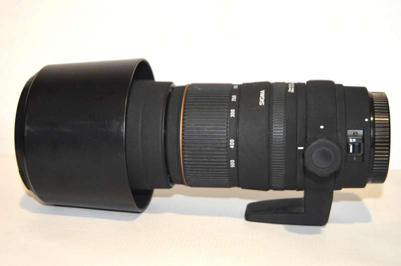 Sigma 170-500mm f/5-6.3 DG APO With lens Hood and Collard Tripod