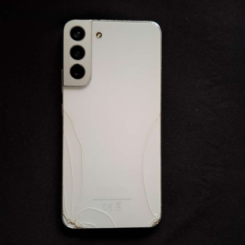 Samsung Galaxy S22 Plus 256GB Dual SIM (SM-S906E/DS) - Cracked Screen & Back, Fully Functional