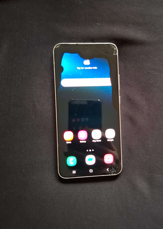 Samsung Galaxy S22 Plus 256GB Dual SIM (SM-S906E/DS) - Cracked Screen & Back, Fully Functional
