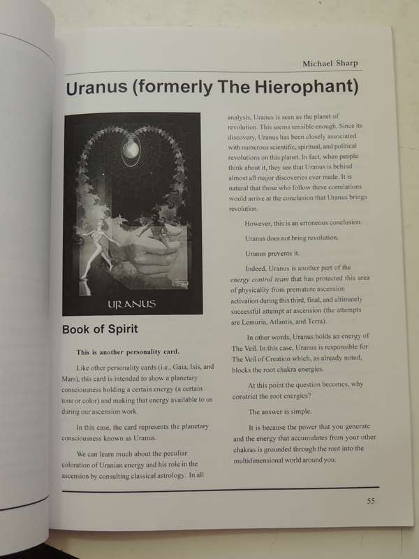 The Book Of The Triumph Of Spirit: The Lightworkers New Age, New Energy Tarot System - Michael Sharp
