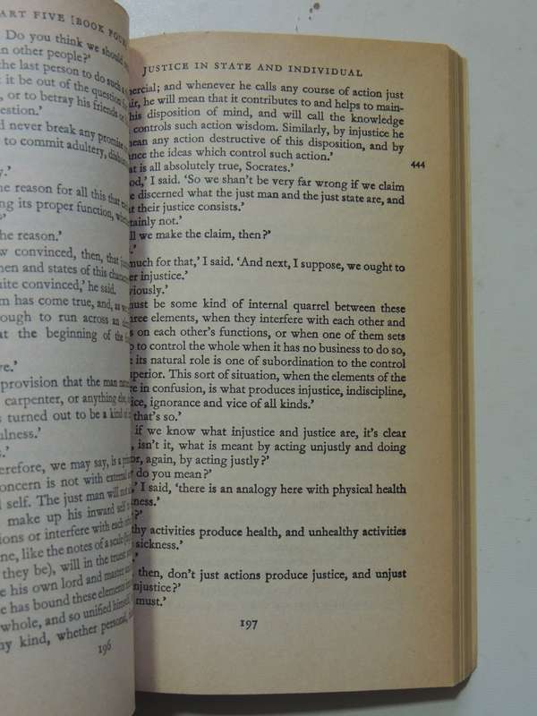 The Complete Crystal Guide Book - Uma Silbey
