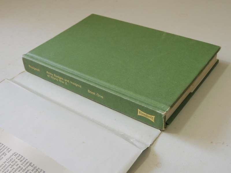 Army Badges And Insignia Of World War 2 (Book 1) - Guido Rosignoli