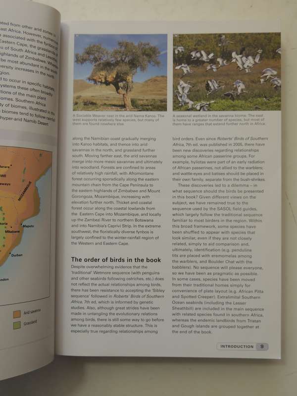 Complete Photographic Field Guide Birds of Southern Africa - Ian Sinclair, Peter Ryan