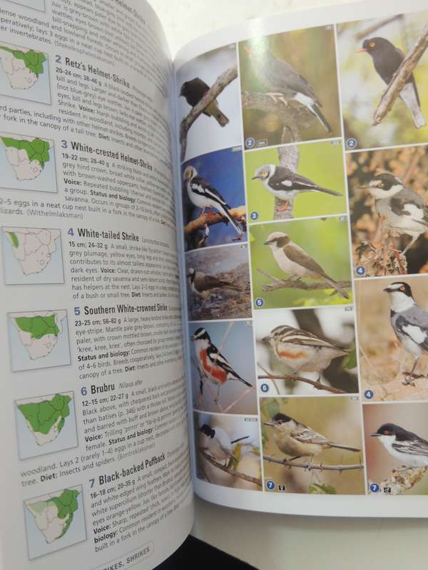 Complete Photographic Field Guide Birds of Southern Africa - Ian Sinclair, Peter Ryan