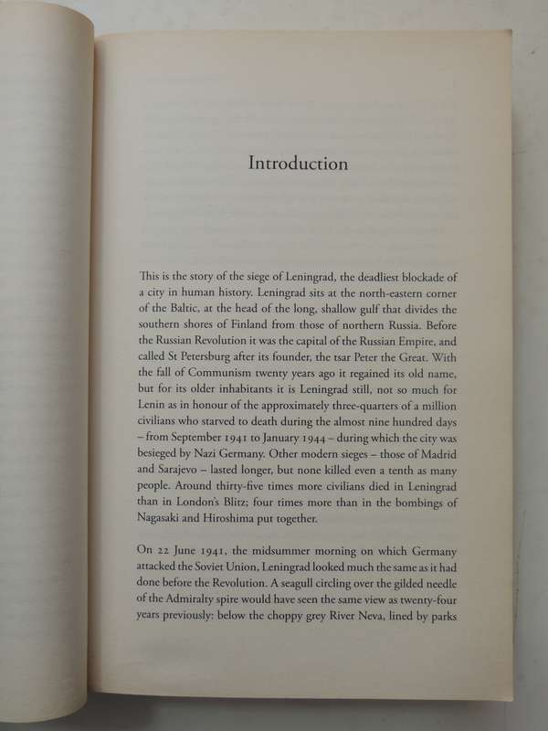 Leningrad - Tragedy Of A City Under Siege - Anna Reid