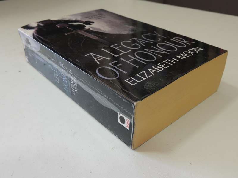 A Legacy of Honour - Elizabeth Moon