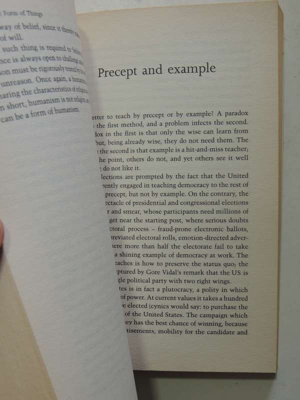 The Form Of Things: Essays On Life, Ideas And Liberty In The 21st Century - A.C. Grayling