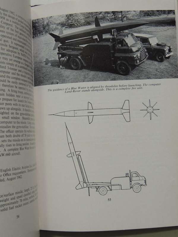 Fighting Vehicles And Weapons Of The Modern British ArmyStevenson Pugh