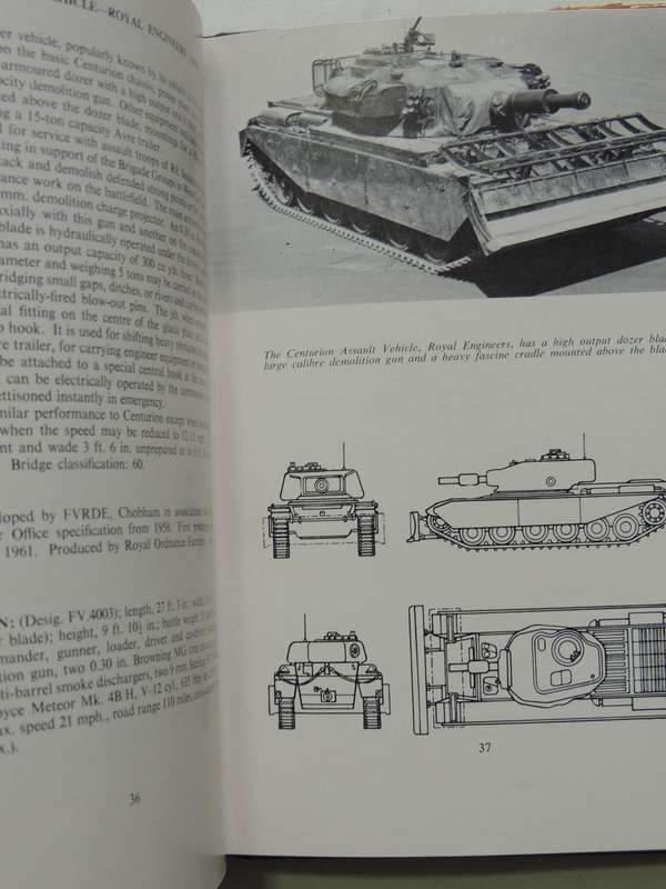 Fighting Vehicles And Weapons Of The Modern British ArmyStevenson Pugh