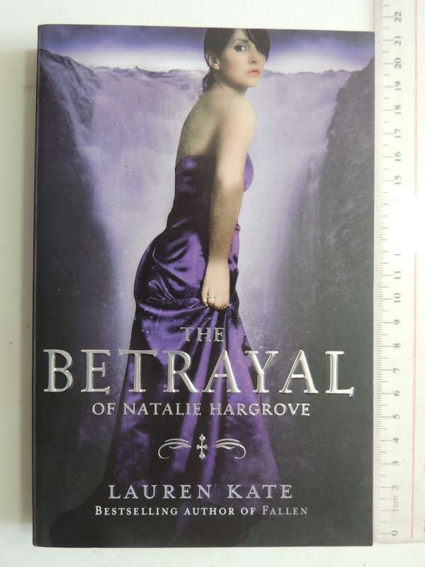 The Betrayal Of Natalie Hargrove- Lauren Kate