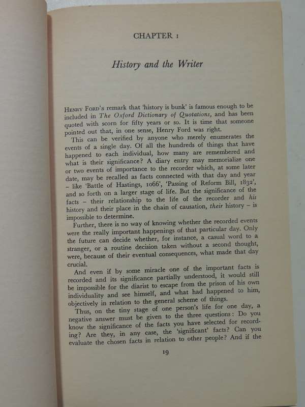 Who Was The Man In The Iron Mask And Other Historical Mysteries- Hugh Ross Williamson