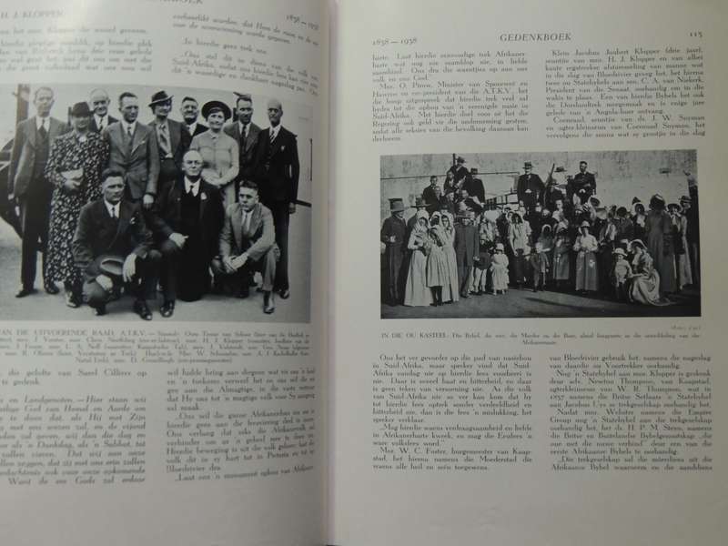 Gedenkboek van die Ossewaens op die Pad van Suid-Afrika Eeufees: 1838-1939  AFRIKAANS