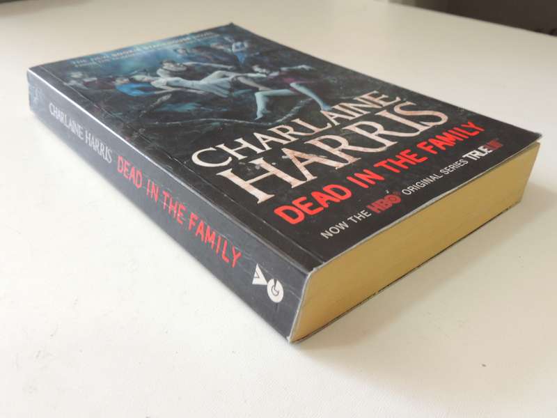 Dead In The Family - Charlaine Harris