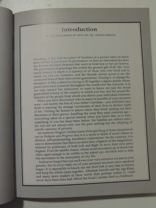 Debrett's Guide To Tracing Your Ancestry - Noel Currer-Briggs & Royston Gambier