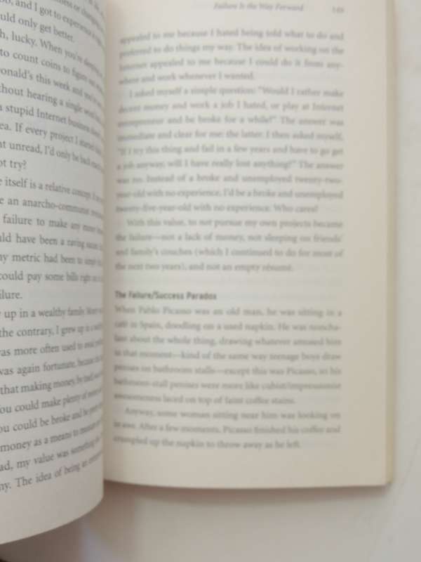 The Subtle Art Of Not Giving A F*ck: A Counterintuitive Approach To Living A Good Lie - Mark Manson