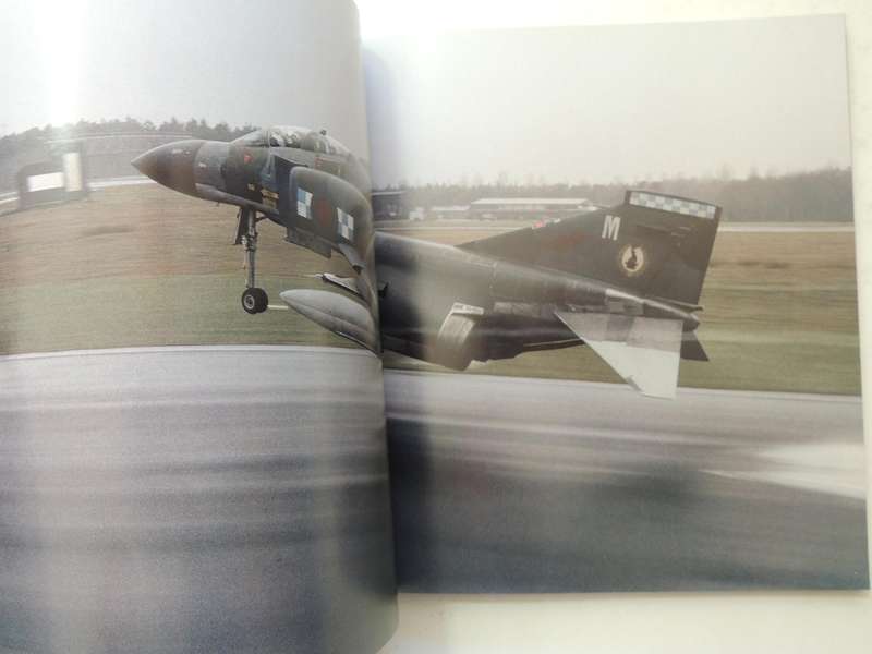Jet Combat: Hot And High, Fast And Low  -Ian Black