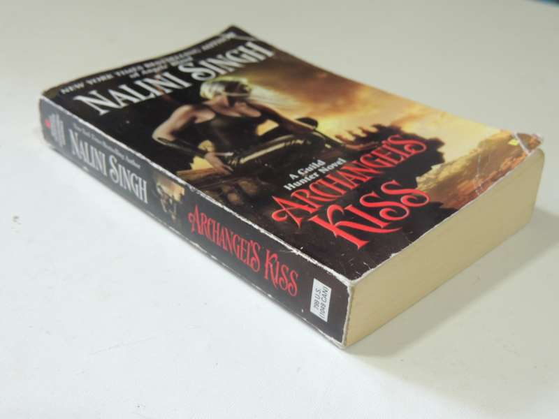 Archangel's Kiss: Guild Hunter Book 2- Nalini Singh