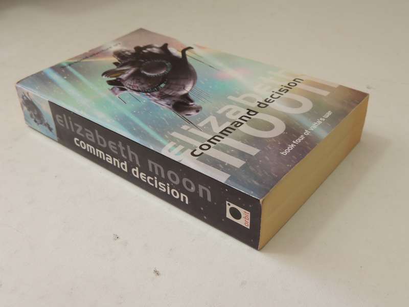Command Decision - Book 4 of Vatta's War - Elizabeth Moon