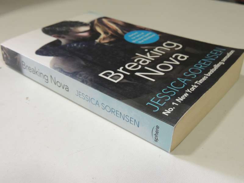 Breaking Nova - Jessica Sorensen