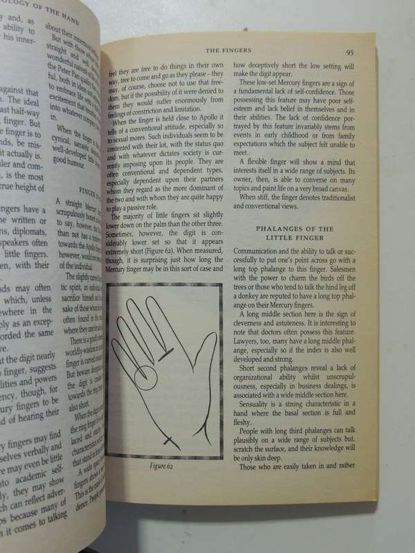 The Complete Book Of The Hand: A Modern Approach To Hand Analysis - Lori Reid