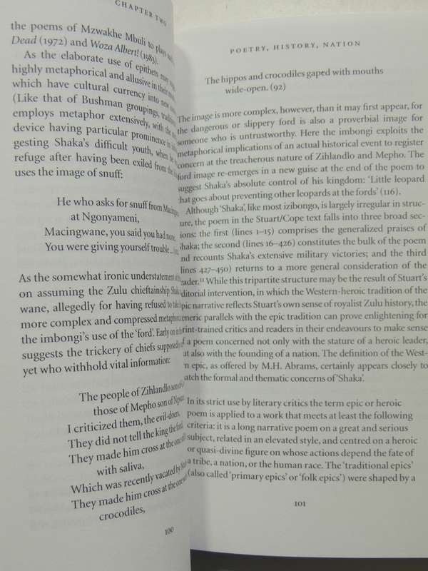 Voicing The Text: South African Oral Poetry And Performance - Duncan Brown