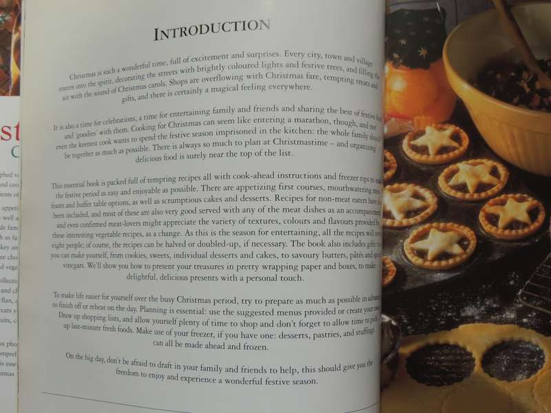 The Christmas Cookbook: Recipes And Treats For The Festive Season