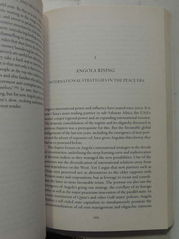 Magnificent And Beggar Land: Angola Since The Civil War - Ricardo Soares De Oliveira