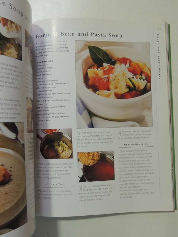 The Practical Encyclopedia Of Whole Foods: With Recipes For Health And Healing - Nicola Graimes