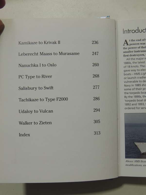 Destroyers, Frigates And Corvettes  - Robert Jackson