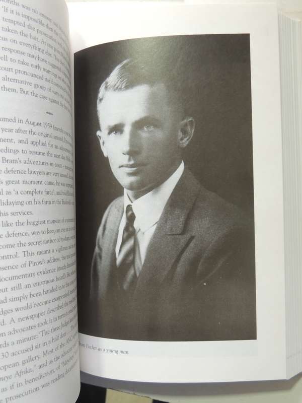 Bram Fischer: Afrikaner Revolutionary - Stephen Clingman